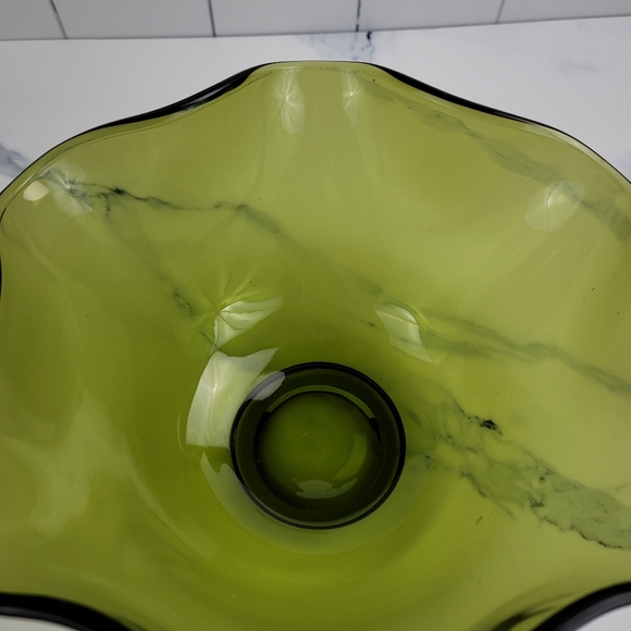 Vtg Avocado Green Tulip Rim Glass Bowl - Picture 12 of 15